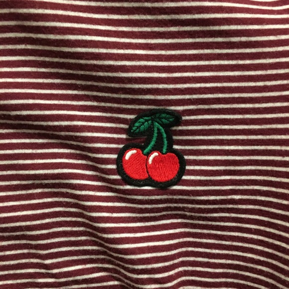 Cherry patch top - Picture 2 of 4